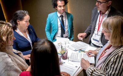 Satenlidnu Commissielid 3