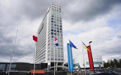 Vlaggen provinciehuis Foto Matthijs van der Ven